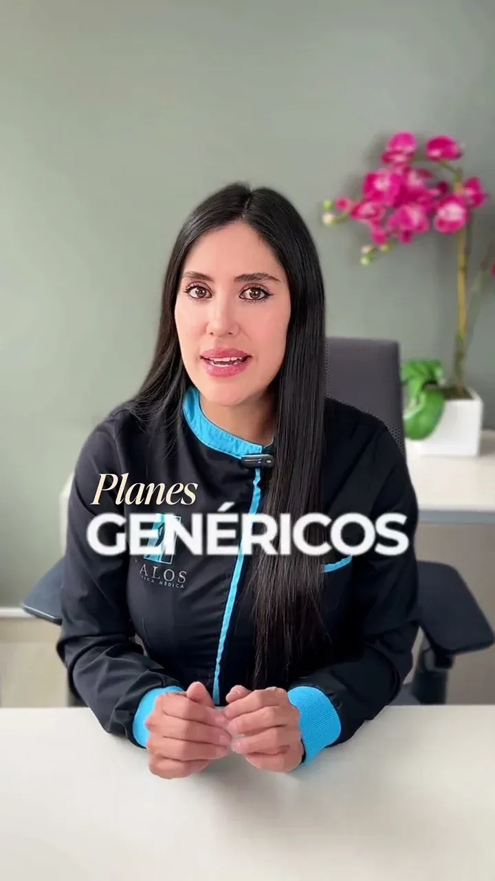 Nutricionista de Kalos en su consultorio habla sobre planes de alimentación